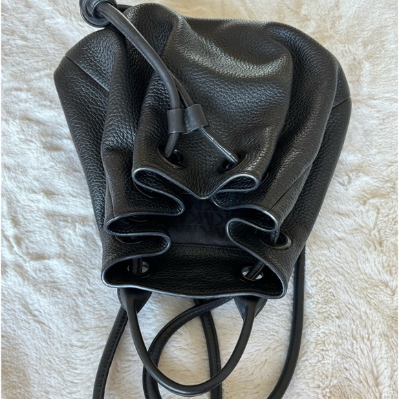 MICHAEL MICHAEL KORS BLACK LEATHER BACK PACK UNISEX - Picture 1 of 11